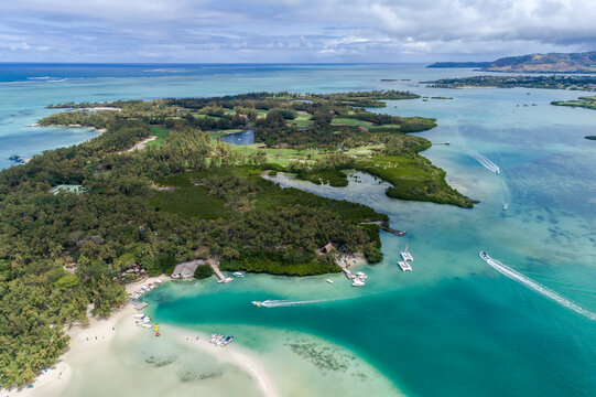 Île aux Cerfs Lagoon Island