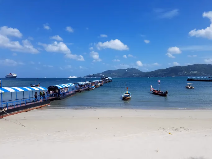 Phuket (Patong Bay Tender), Thailand