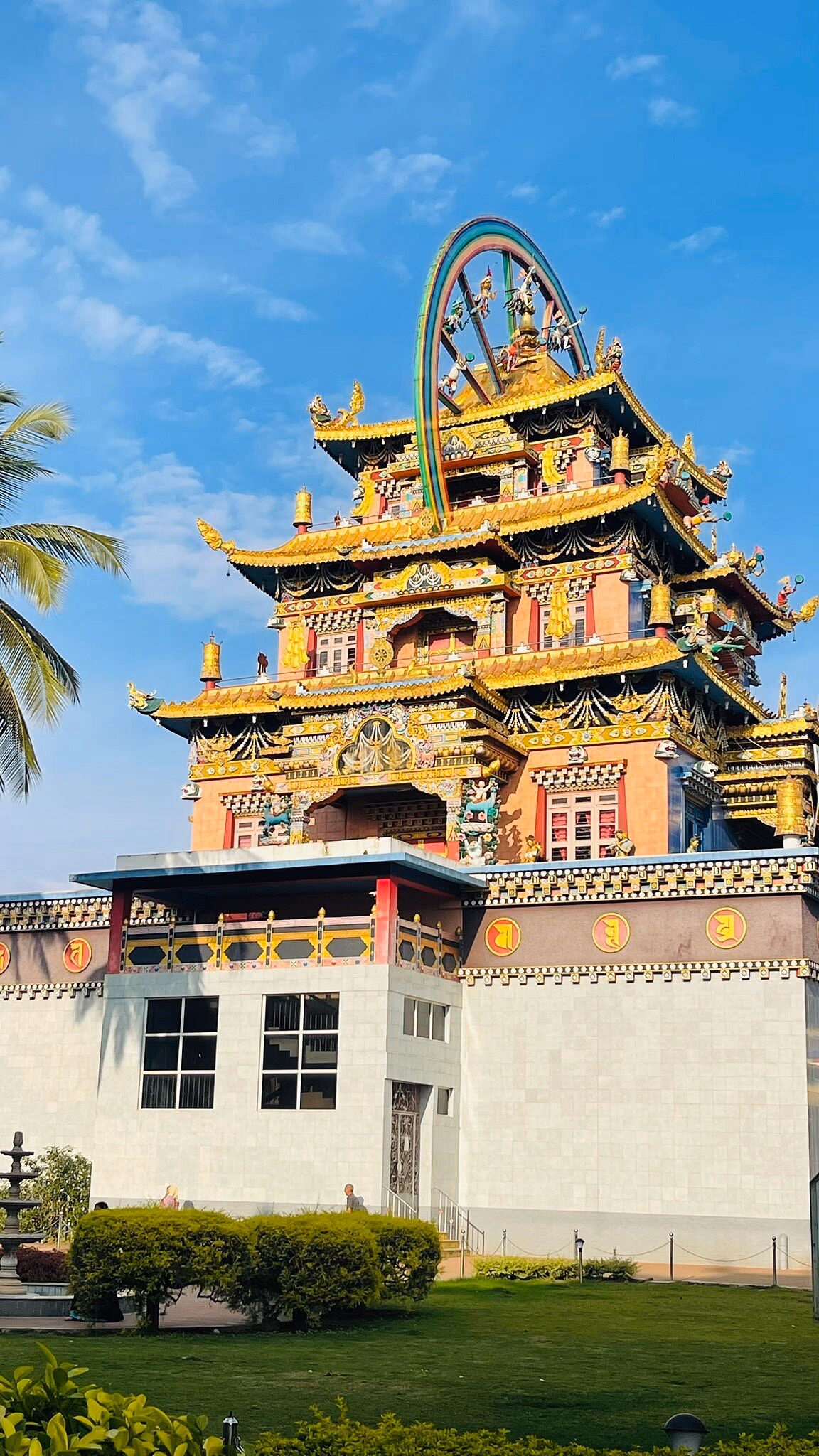 Tibetan Golden Temple, Bylakuppe